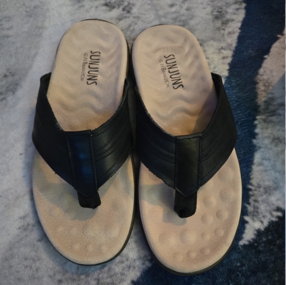 Black and Beige G.H Bass & Co Sujuns Sandals